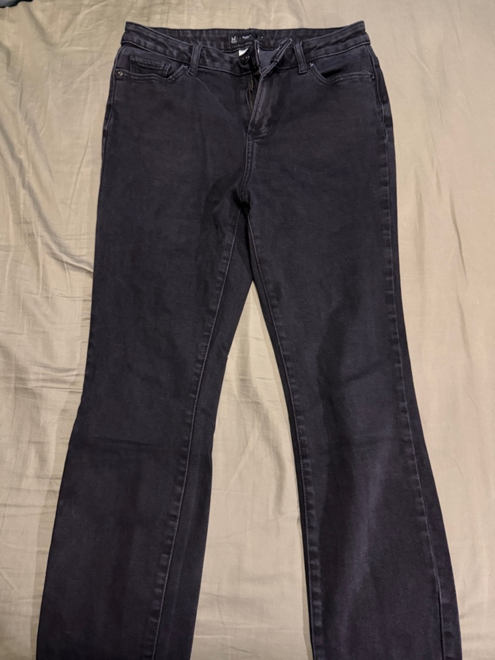 Women’s Straight-Leg Jeans in Washed Black